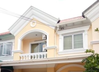 รีวิว ทาสีทาวเฮ้าส์ย่านศรีนครินทร์