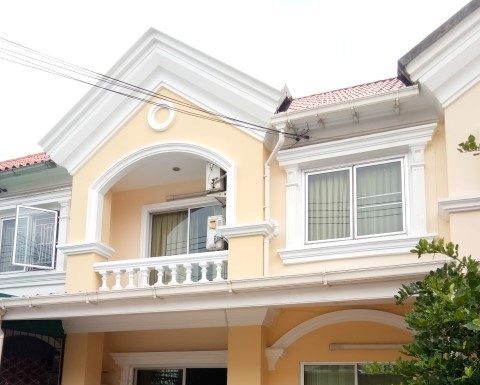 รีวิว ทาสีทาวเฮ้าส์ย่านศรีนครินทร์