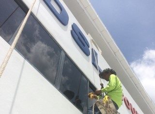 รีวิว ยิงซิลิโคน อาคารออฟฟิต