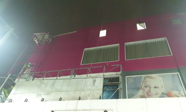 เปลี่ยนสีตึกให้สดใสด้วย สีชมพู โดย ช่างทาสี สยาม ช่างทาสี สยาม