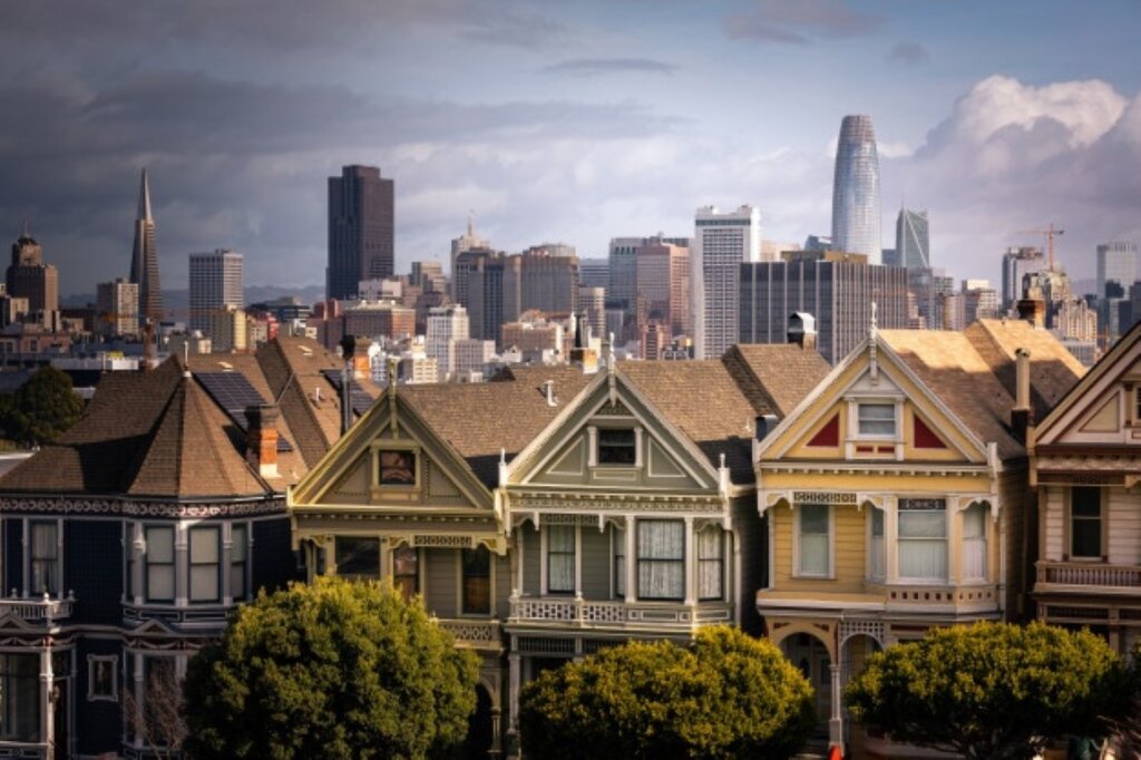 สีทาภายนอก TOA