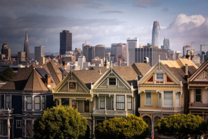 สีทาภายนอก TOA