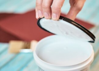 สีทาภายนอก TOA รุ่นไหนดี