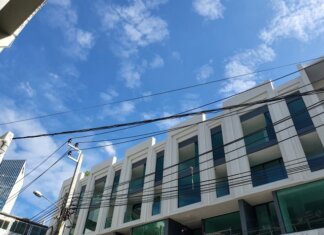 แก้ปัญหา น้ำซึมเข้าห้อง โดยช่างทาสี บางกะปิ น้ำซึมเข้าห้อง 3