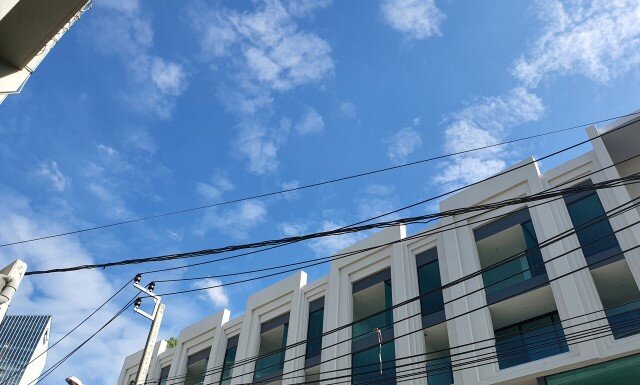 แก้ปัญหา น้ำซึมเข้าห้อง โดยช่างทาสี บางกะปิ น้ำซึมเข้าห้อง 3