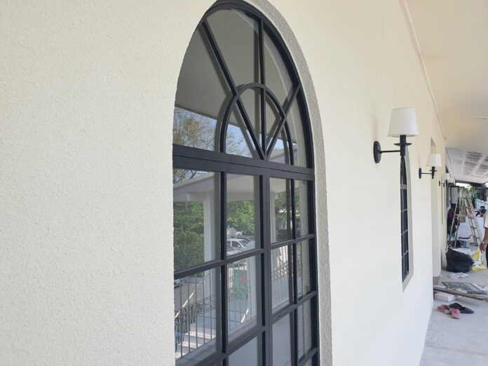 สีเทกเจอร์ ภายนอก 1