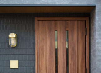 ขั้นตอนง่ายๆ สำหรับการทาสีวงกบประตูให้เรียบเนียน door12