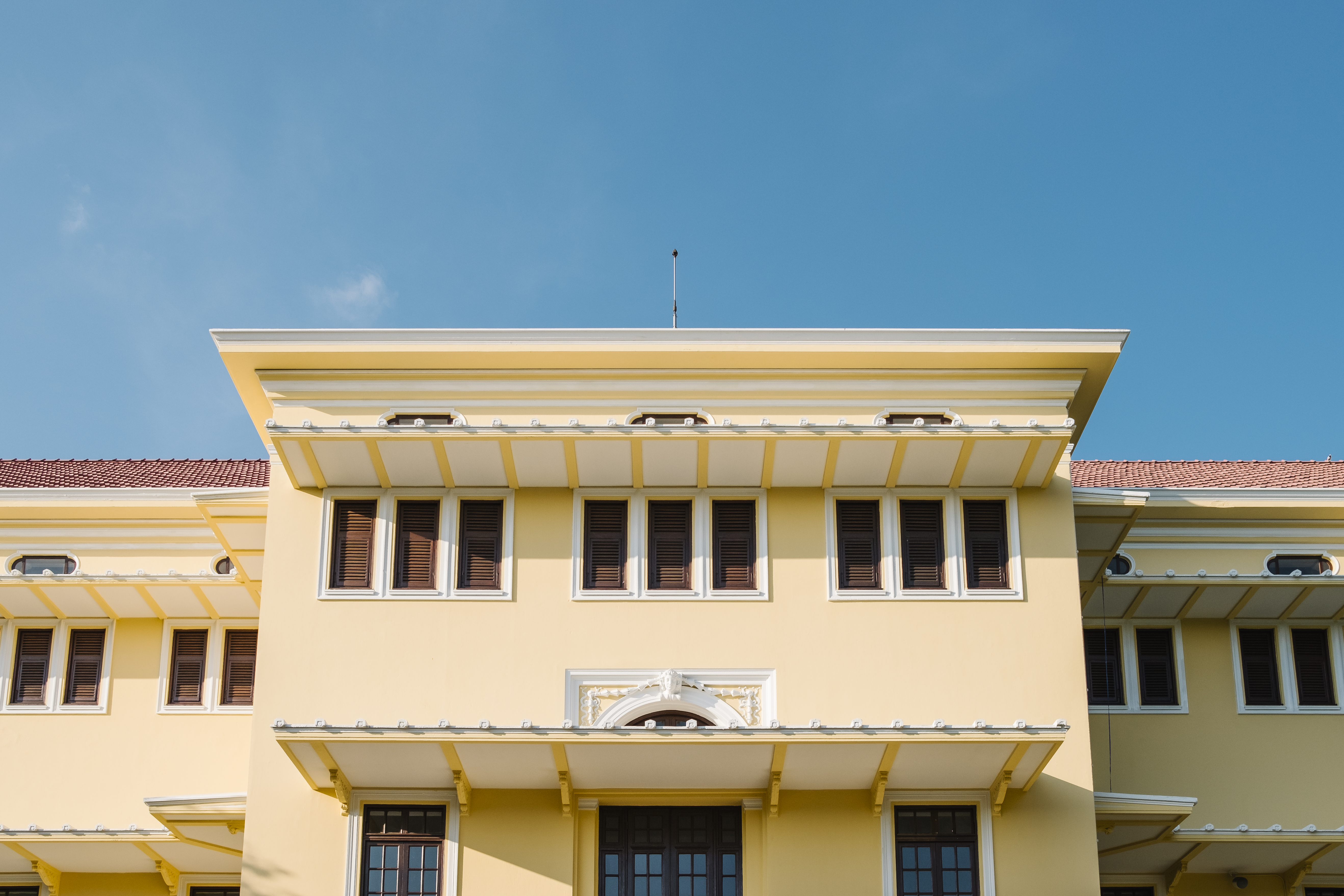 ทาสีกึ่งเงา